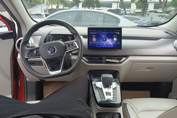 Used BYD Yuan Pro 2021 401 km Deluxe Version Center Console