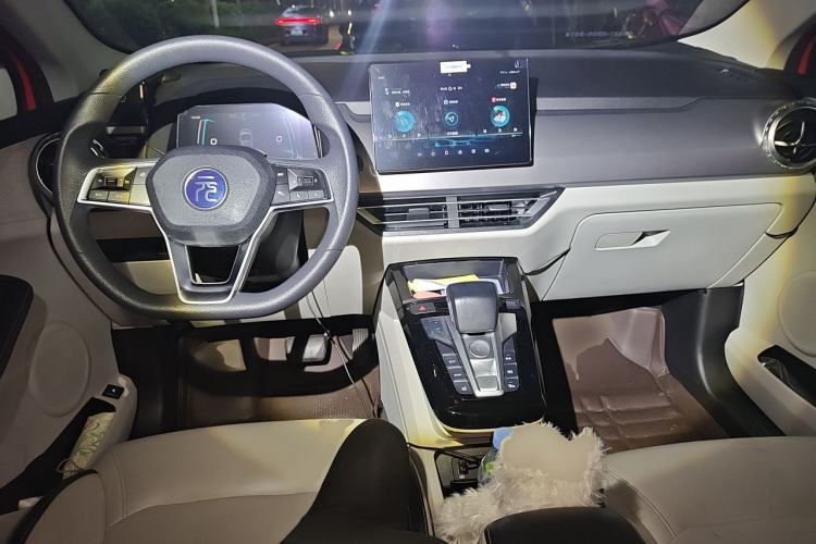 Used BYD Yuan Pro 2021 401 km Luxury Version Center Console
