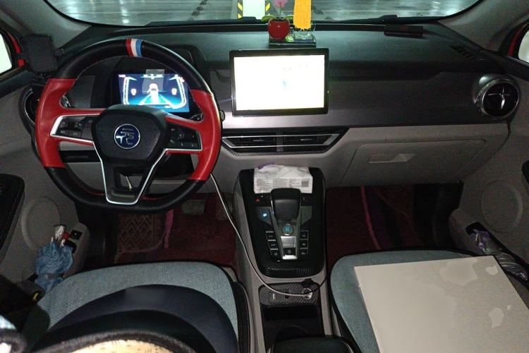 Used BYD Yuan Pro 2021 401 km Luxury Version Center Console