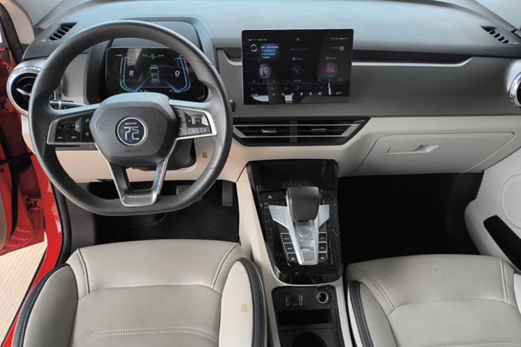 Used BYD Yuan Pro 2021 401 km Deluxe Version Center Console