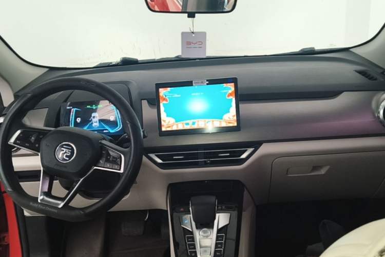 Used BYD Yuan Pro 2021 401 km Deluxe Version Center Console