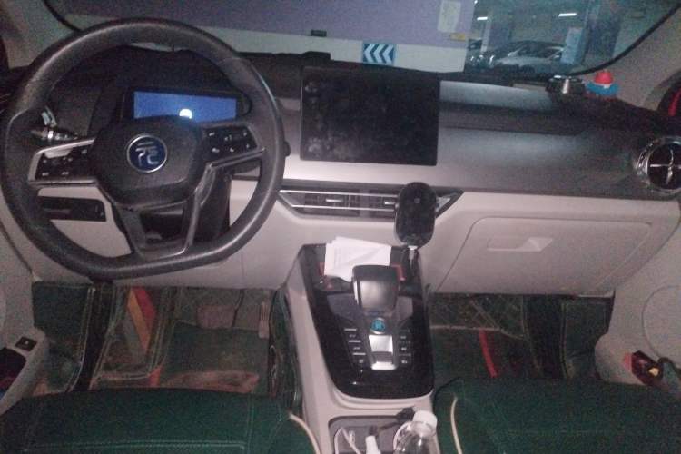 Used BYD Yuan Pro 2021 401 km Luxury Version Center Console