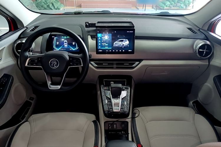 Used BYD Yuan Pro 2021 401 km Luxury Version Center Console