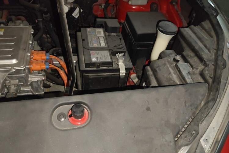 Used BYD Yuan Pro 2021 "Love for a Lifetime" Edition Engine Bay Left