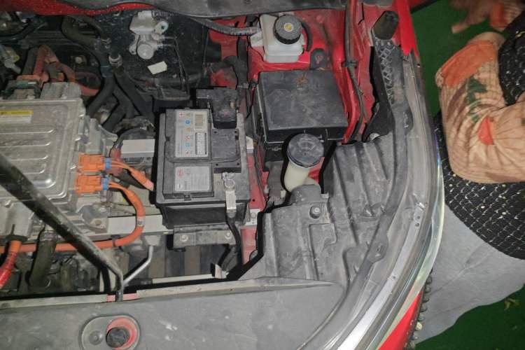 Used BYD Yuan Pro 2021 "Love for a Lifetime" Edition Engine Bay Left