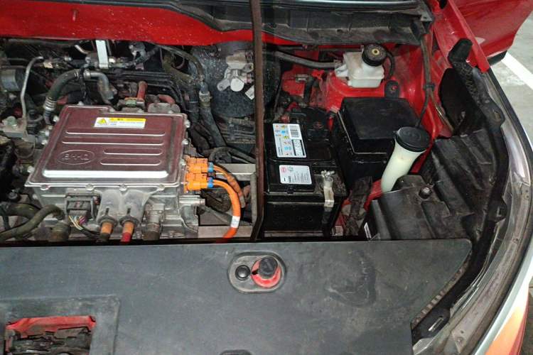 Used BYD Yuan Pro 2021 401 km Luxury Version Engine Bay Left