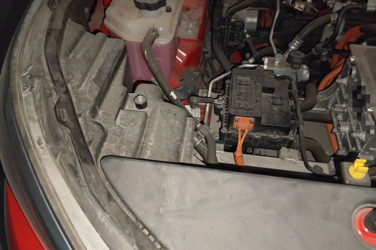 Used BYD Yuan Pro 2021 "Love for a Lifetime" Edition Engine Bay Right