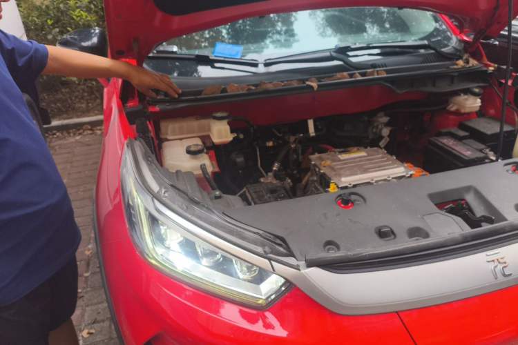 Used BYD Yuan Pro 2021 "Love for a Lifetime" Edition Engine Bay Right