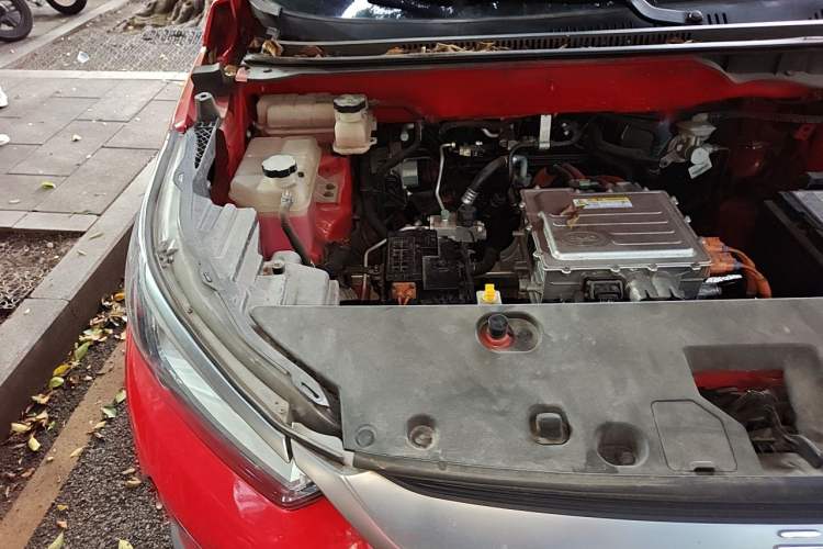 Used BYD Yuan Pro 2021 401 km Luxury Version Engine Bay Right
