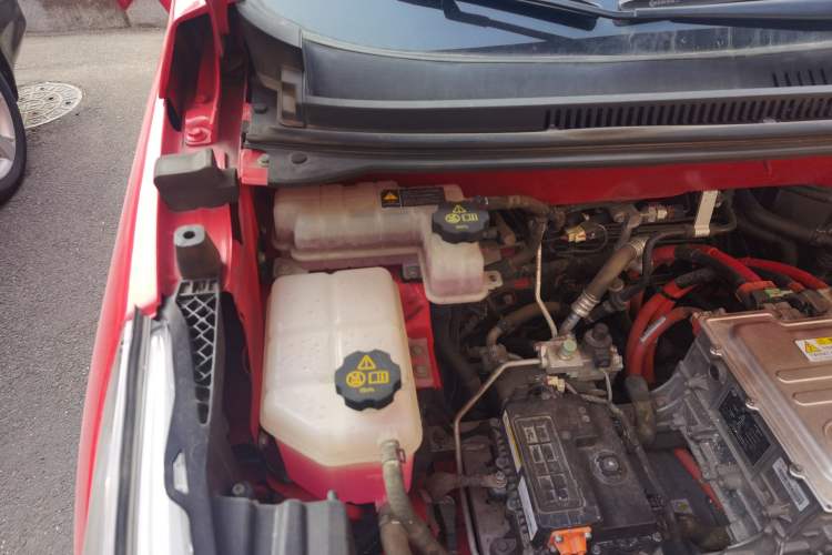 Used BYD Yuan Pro 2021 401 km Deluxe Version Engine Bay Right