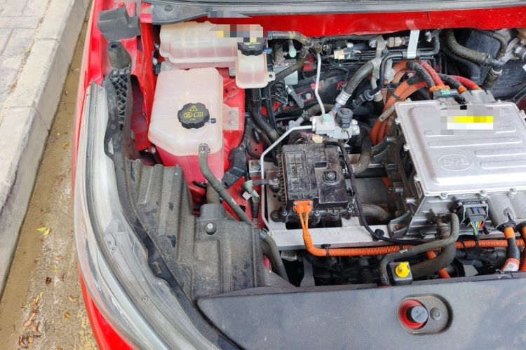 Used BYD Yuan Pro 2021 401 km Deluxe Version Engine Bay Right