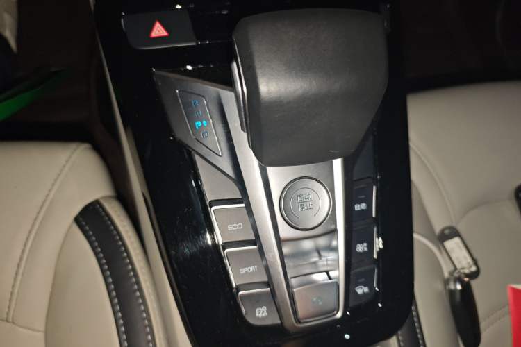 Used BYD Yuan Pro 2021 401 km Deluxe Version Gear Lever