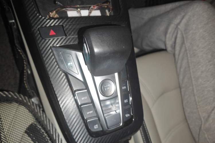 Used BYD Yuan Pro 2021 "Love for a Lifetime" Edition Gear Lever