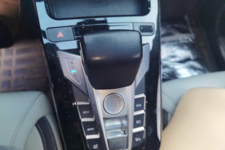 Used BYD Yuan Pro 2021 401 km Deluxe Version Gear Lever