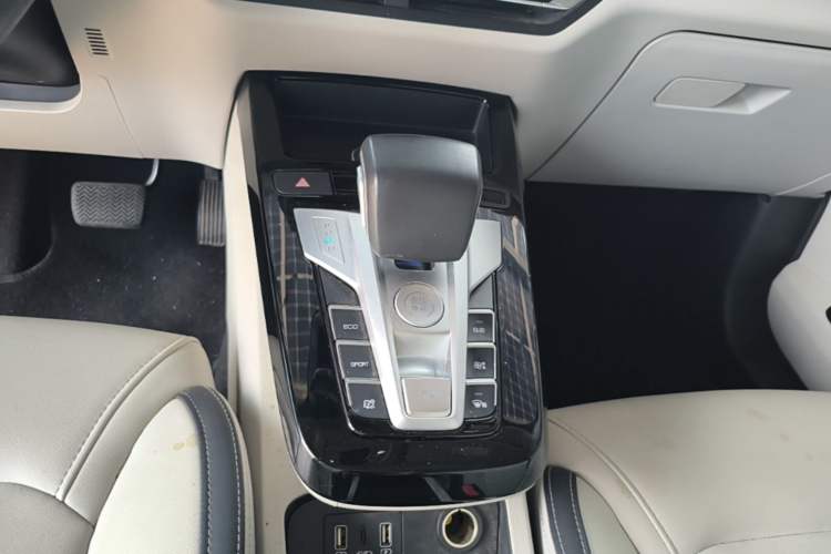 Used BYD Yuan Pro 2021 401 km Deluxe Version Gear Lever