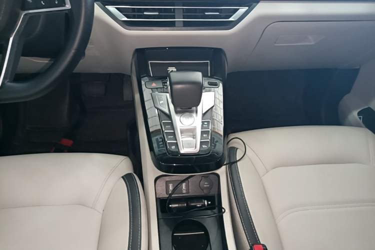 Used BYD Yuan Pro 2021 401 km Luxury Version Gear Lever