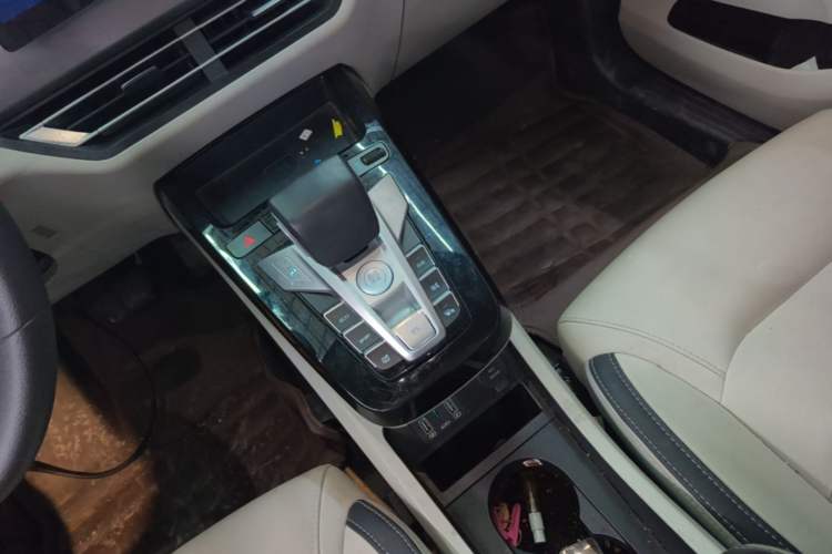 Used BYD Yuan Pro 2021 401 km Deluxe Version Gear Lever