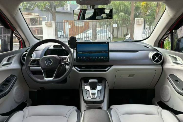 Used BYD Yuan Pro 2021 401 km Luxury Version Interior 2