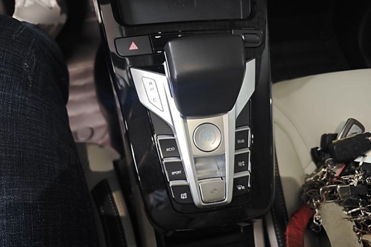 Used BYD Yuan Pro 2021 401 km Deluxe Version Interior 3