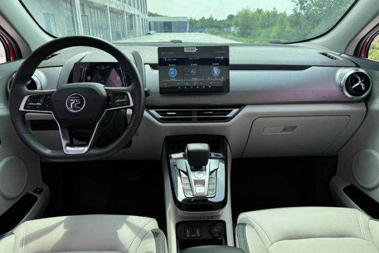 Used BYD Yuan Pro 2021 401 km Deluxe Version Interior 3