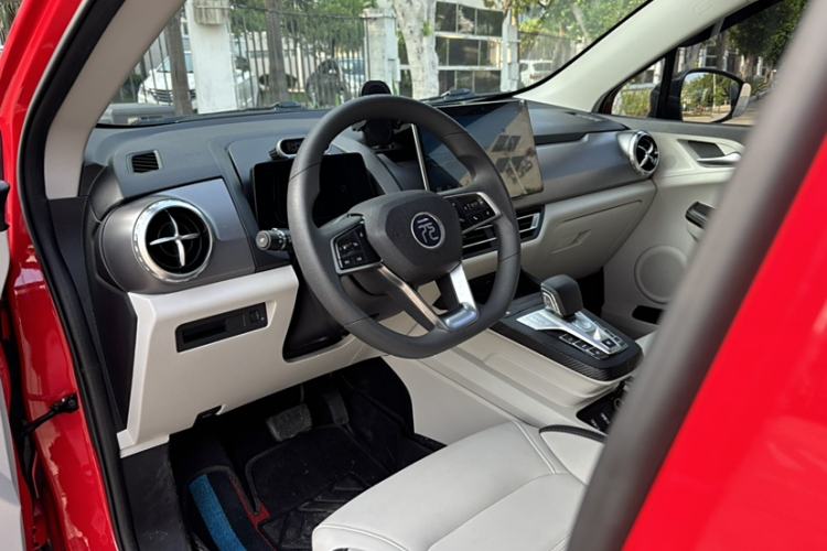 Used BYD Yuan Pro 2021 401 km Luxury Version Interior 4