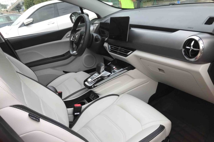 Used BYD Yuan Pro 2021 401 km Deluxe Version Interior 6