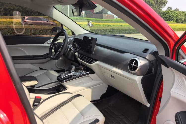 Used BYD Yuan Pro 2021 401 km Deluxe Version Interior 6