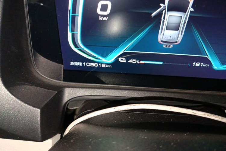 Used BYD Yuan Pro 2021 401 km Luxury Version Odometer Close Up