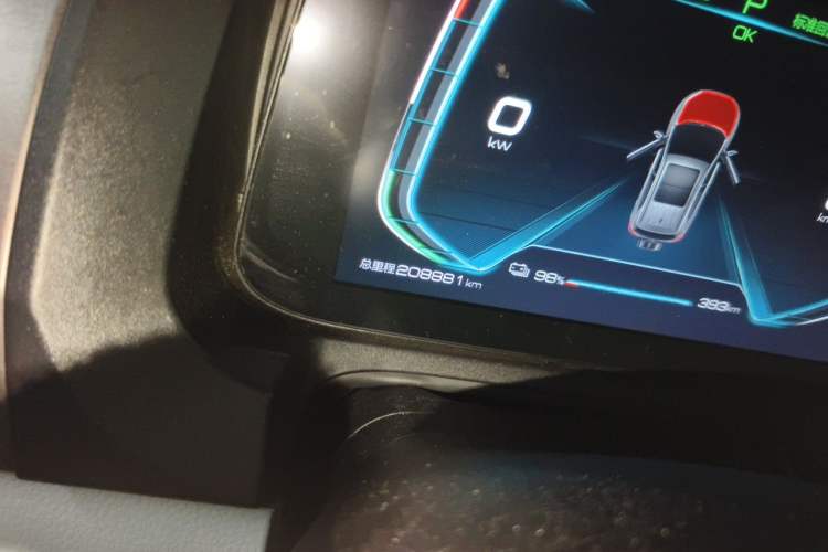 Used BYD Yuan Pro 2021 401 km Luxury Version Odometer Close Up