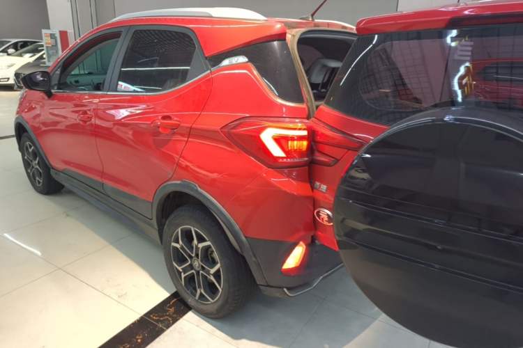 Used BYD Yuan Pro 2021 401 km Deluxe Version Rear Left 45 Deg