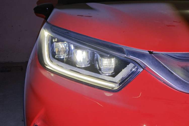 Used BYD Yuan Pro 2021 "Love for a Lifetime" Edition Right Front Headlight