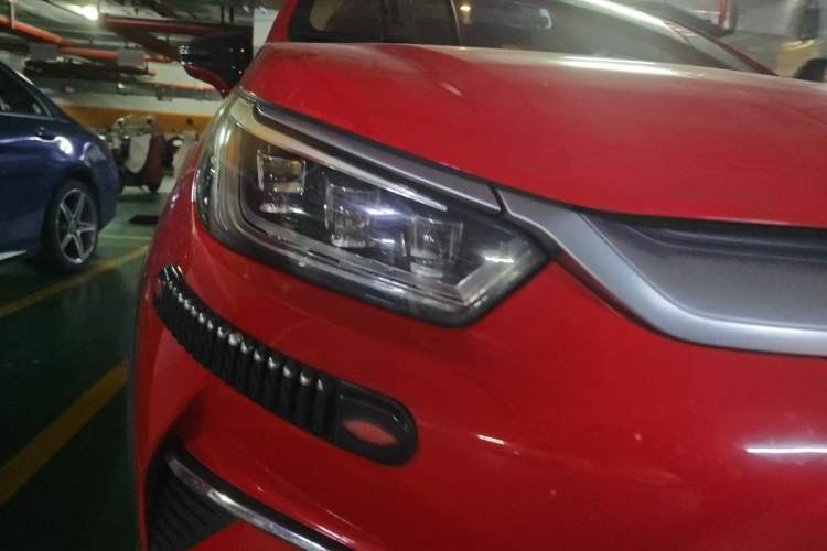 Used BYD Yuan Pro 2021 "Love for a Lifetime" Edition Right Front Headlight