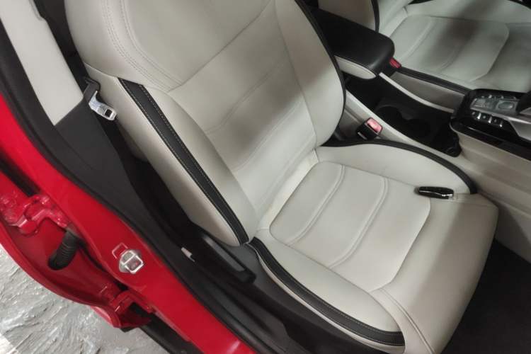 Used BYD Yuan Pro 2021 "Love for a Lifetime" Edition Right Front Seat