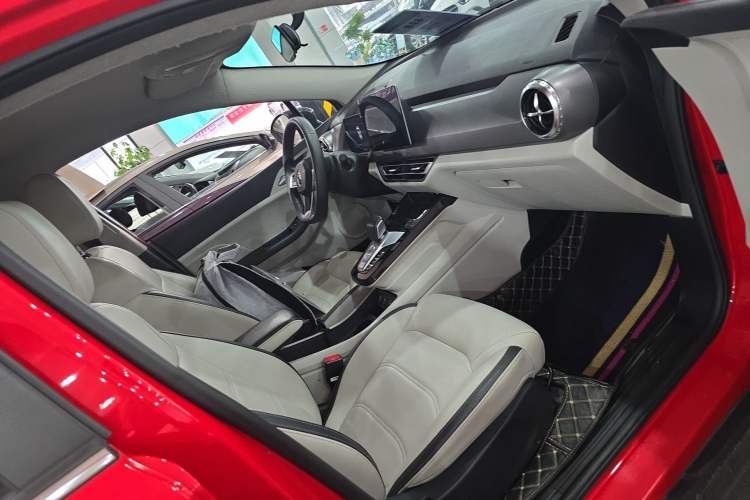 Used BYD Yuan Pro 2021 "Love for a Lifetime" Edition Right Front Seat