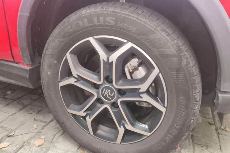 Used BYD Yuan Pro 2021 "Love for a Lifetime" Edition Right Front Wheel Hub