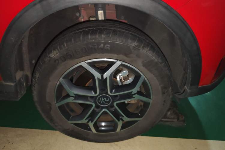 Used BYD Yuan Pro 2021 401 km Deluxe Version Right Front Wheel Hub