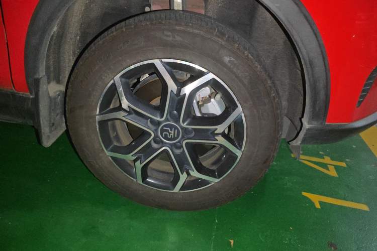 Used BYD Yuan Pro 2021 "Love for a Lifetime" Edition Right Front Wheel Hub
