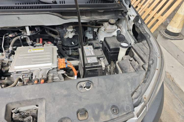 Used BYD Yuan Pro 2021 401 km Luxury Version Engine Bay Left