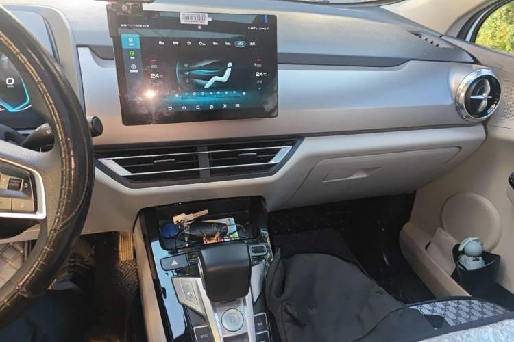 Used BYD Yuan Pro 2021 401 km Deluxe Version Audio And AC Panel