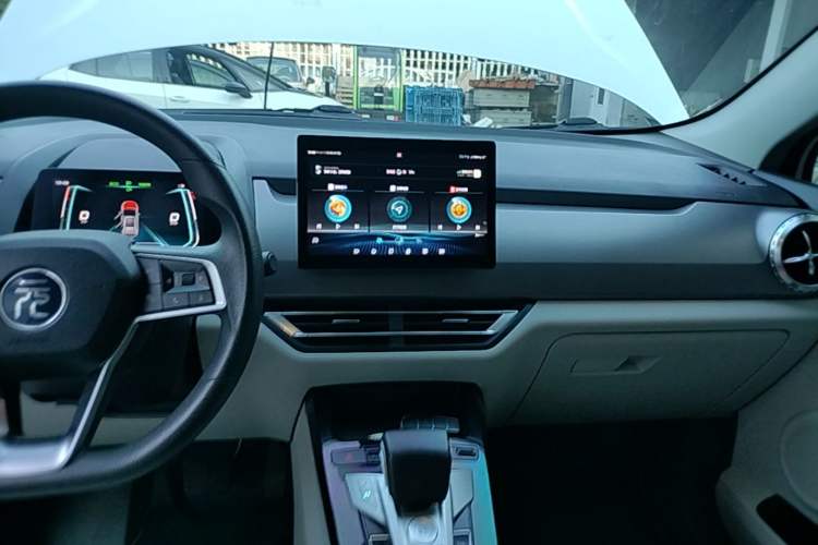 Used BYD Yuan Pro 2021 401 km Deluxe Version Audio And AC Panel