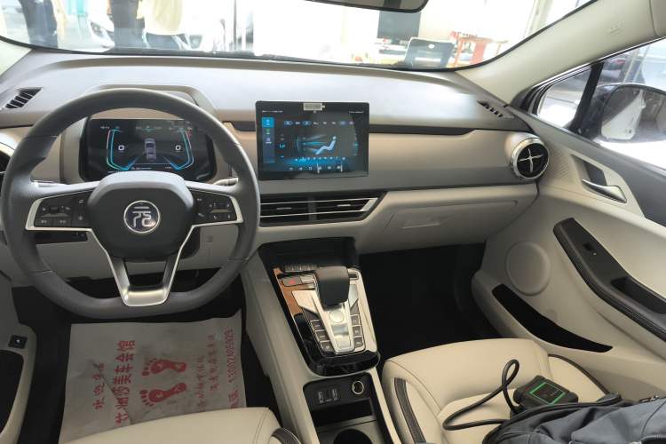Used BYD Yuan Pro 2021 401 km Deluxe Version Audio And AC Panel