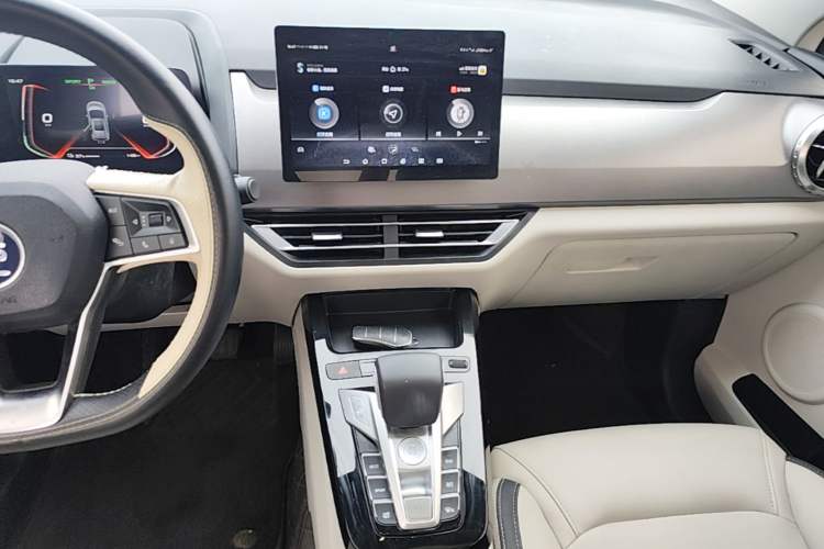Used BYD Yuan Pro 2021 401 km Deluxe Version Audio And AC Panel
