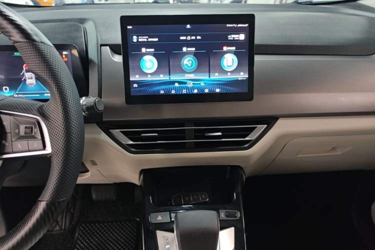 Used BYD Yuan Pro 2021 401 km Luxury Version Audio And AC Panel