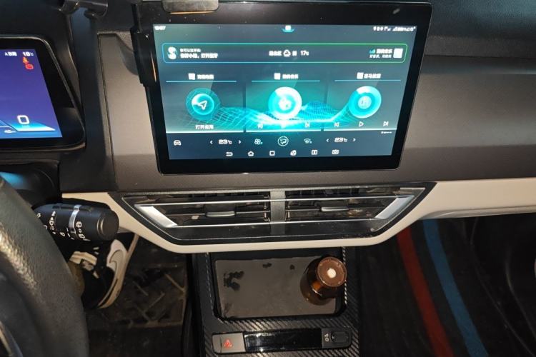 Used BYD Yuan Pro 2021 401 km Luxury Version Audio And AC Panel