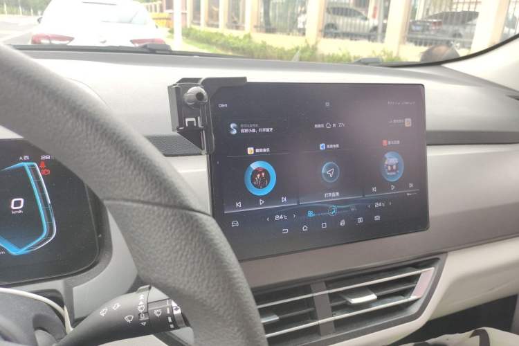 Used BYD Yuan Pro 2021 401 km Luxury Version Audio And AC Panel