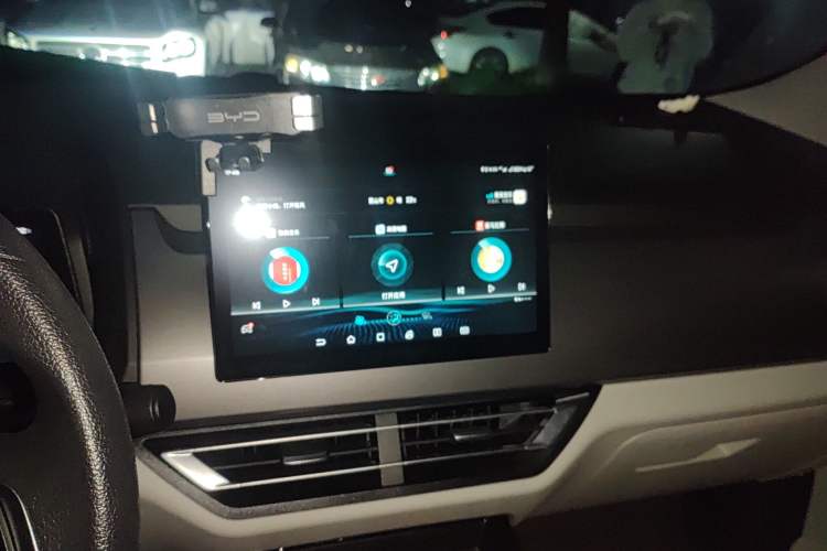 Used BYD Yuan Pro 2021 401 km Luxury Version Audio And AC Panel