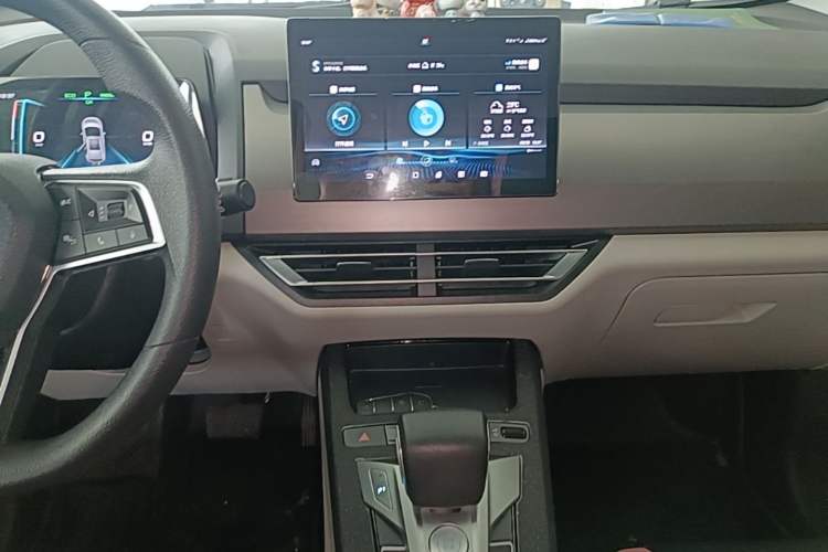 Used BYD Yuan Pro 2021 401 km Luxury Version Audio And AC Panel