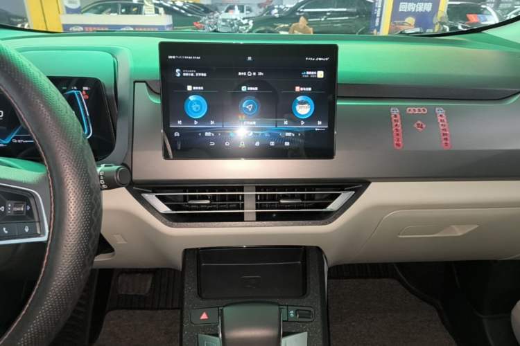 Used BYD Yuan Pro 2021 401 km Deluxe Version Audio And AC Panel