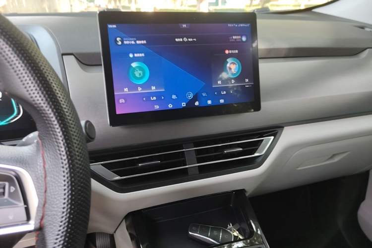 Used BYD Yuan Pro 2021 401 km Luxury Version Audio And AC Panel