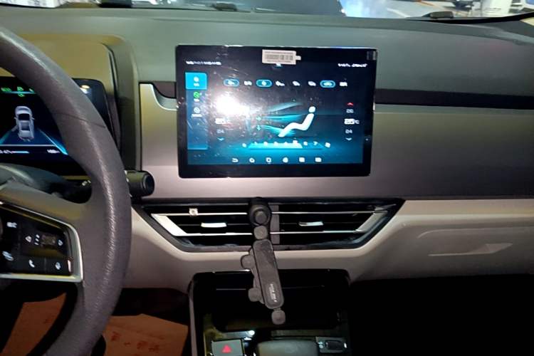 Used BYD Yuan Pro 2021 Lifetime Edition Audio And AC Panel